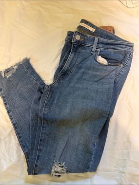 Levi's Women's Straight-Leg Distressed Blue Jeans